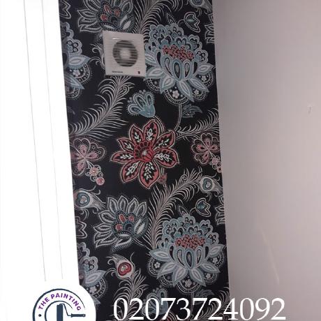 vintage-looking-wallpaper-hanged-in-london
